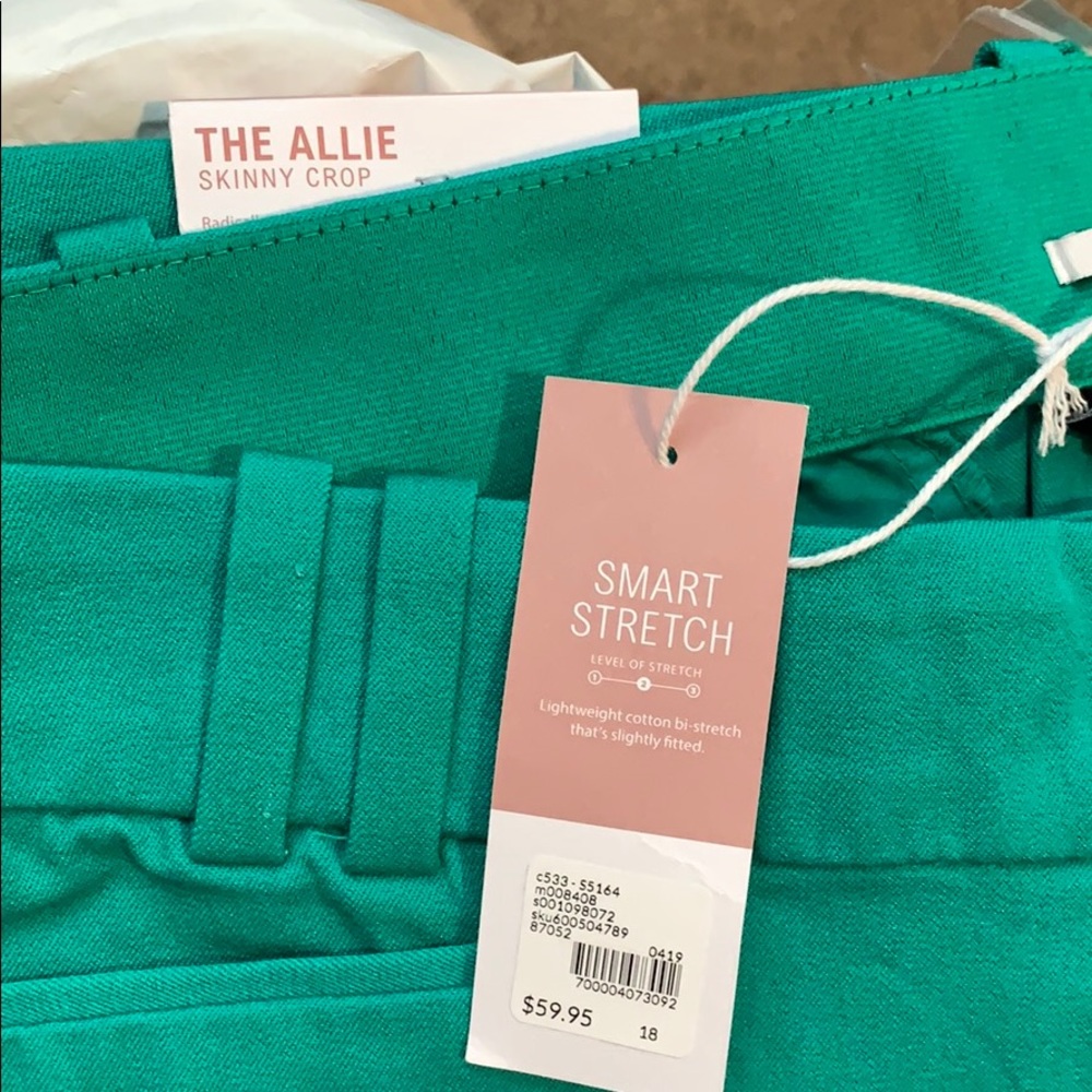 Green ankle crop pant size 18 from Lane Bryant